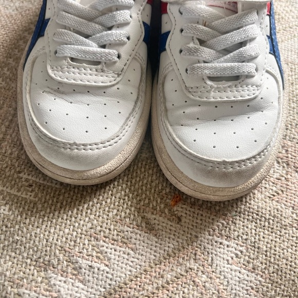 Onitsuka tiger 
Kids White and Blue Sneakers - Picture 2 of 4